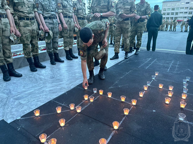 В военном институте провели акцию «Свеча памяти»