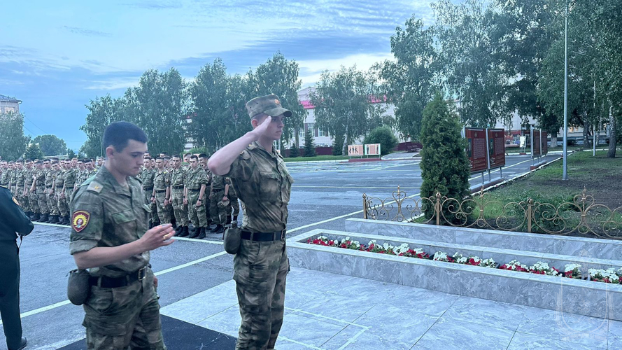 В военном институте провели акцию «Свеча памяти»