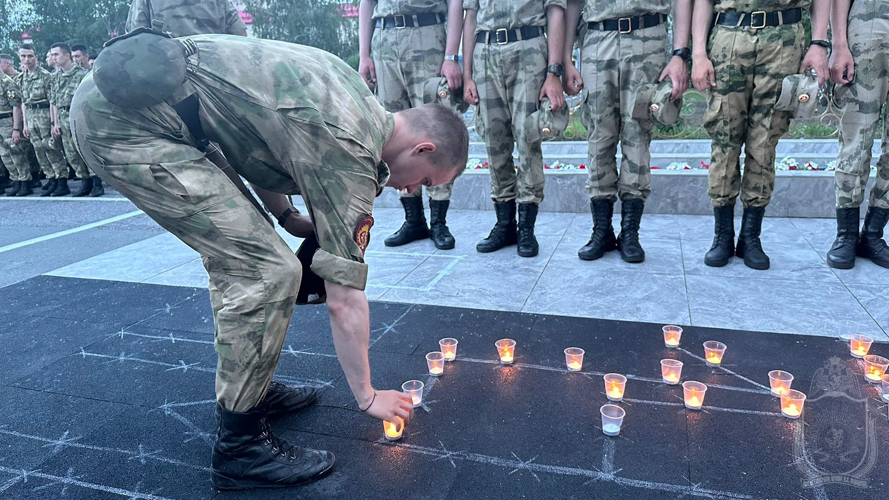 В военном институте провели акцию «Свеча памяти»