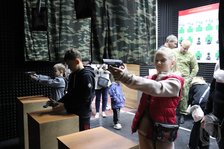 В военном институте провели праздник детства