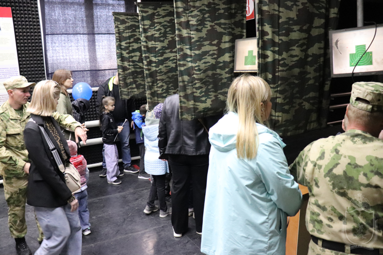 В военном институте провели праздник детства
