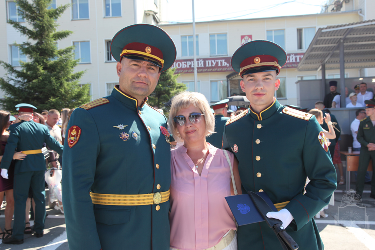 В Новосибирском военном институте состоялся 48-й выпуск молодых офицеров