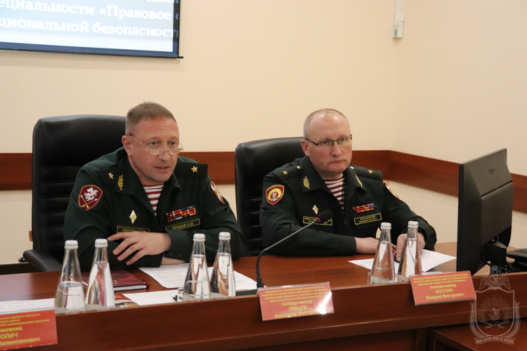 В военном институте прошло первое заседание государственной экзаменационной комиссии