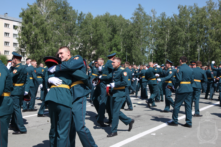 В Новосибирском военном институте состоялся 48-й выпуск молодых офицеров