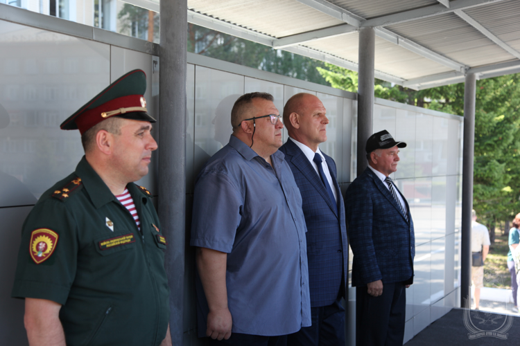 6 июля на территории Новосибирского военного института проведена встреча выпускников 1978, 1979, 1984, 1989, 1994, 1999, 2004 и 2009 годов