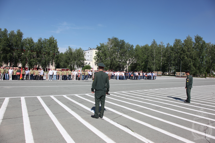 6 июля на территории Новосибирского военного института проведена встреча выпускников 1978, 1979, 1984, 1989, 1994, 1999, 2004 и 2009 годов