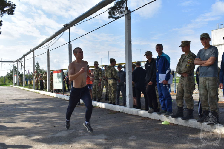 В военном институте проводился спортивный праздник посвящённый «Дню физкультурника»