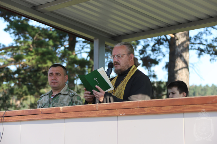 В Новосибирском военном институте  провели обряд  освящения оружия курсантов 1 курса