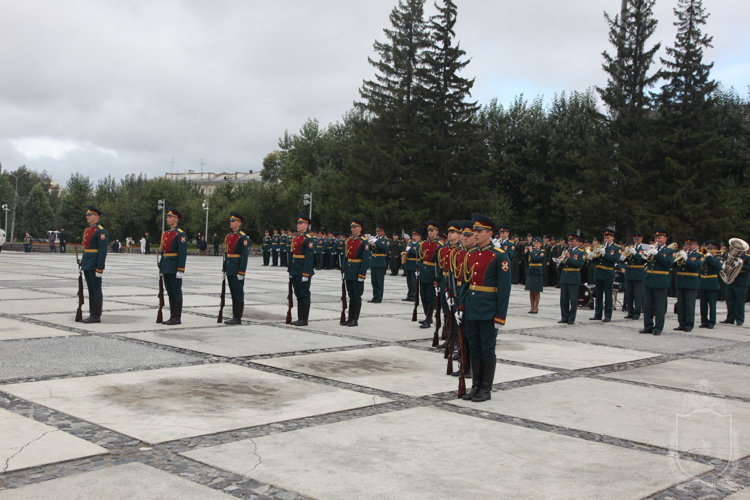 Курсанты Новосибирского военного института   приняли присягу на верность своей Родине