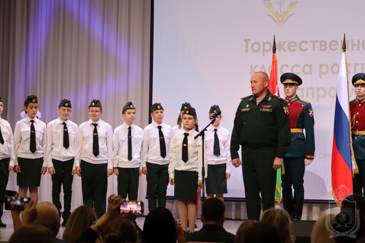 Новосибирский военный институт открыл новый класс Росгвардии в подшефной школе