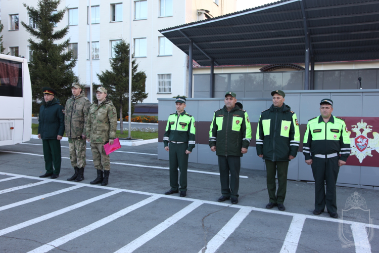 В Новосибирском военном институте проведен годовой технический осмотр транспортных средств