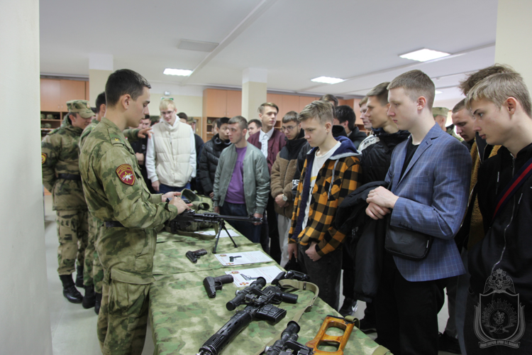В Новосибирском военном институте прошел День открытых дверей