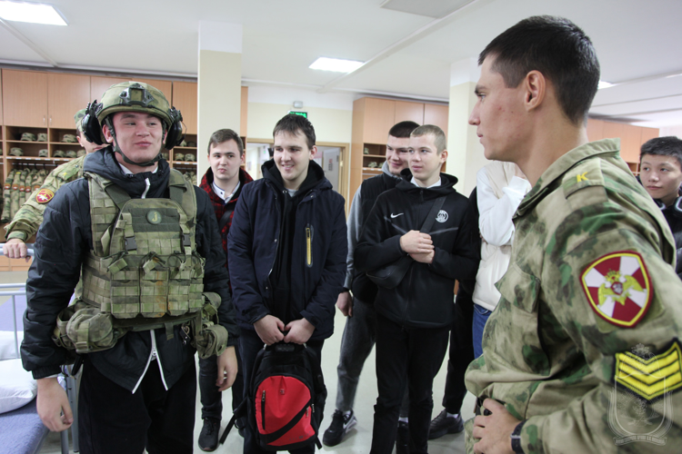 В Новосибирском военном институте прошел День открытых дверей