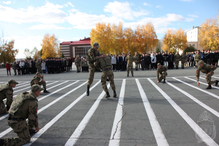 В Новосибирском военном институте прошел День открытых дверей