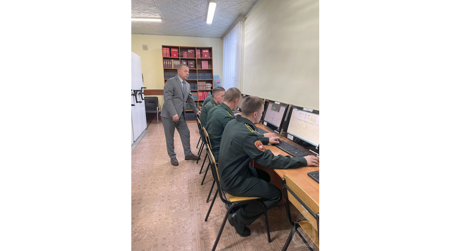 Курсанты военного института впервые приняли участие в географическом диктанте