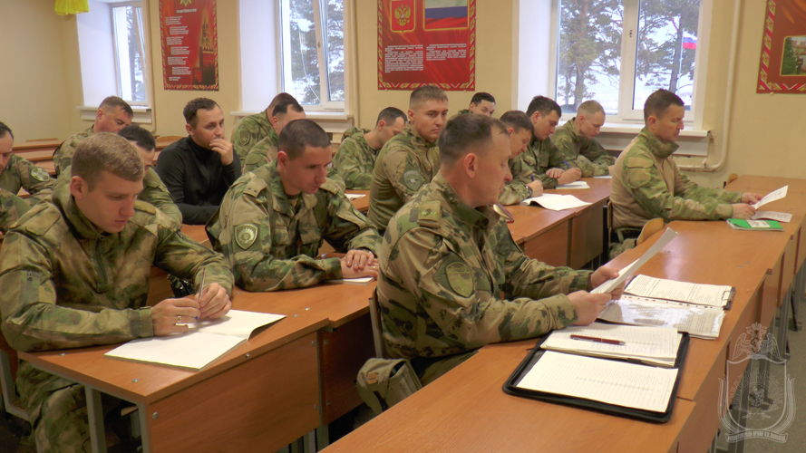 С офицерами военного института проведены учебно-методические сборы по тактико-огневой подготовке