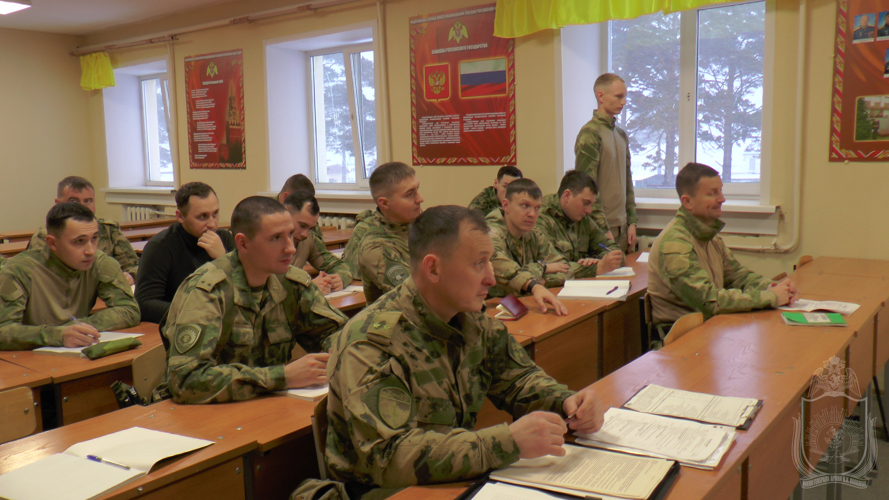 С офицерами военного института проведены учебно-методические сборы по тактико-огневой подготовке