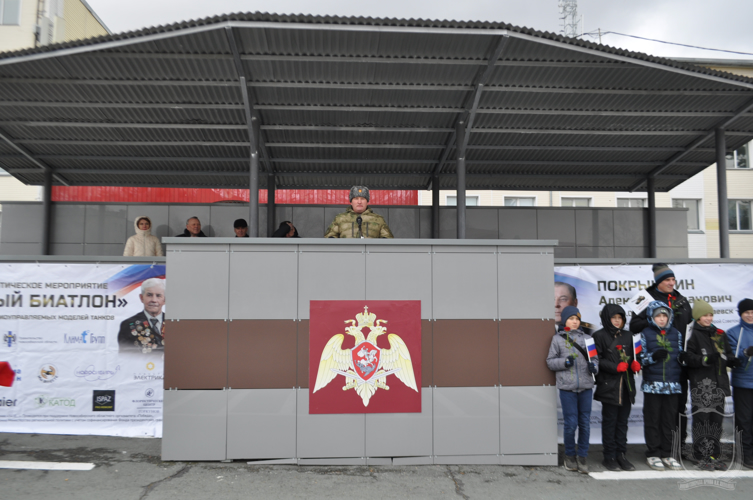 На территории военного института прошли соревнования по «Танковому биатлону»