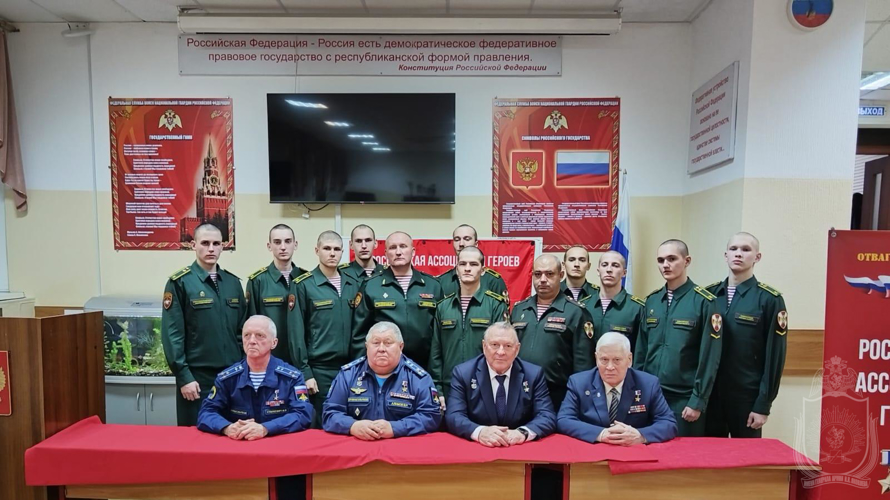 Новосибирский военный институт посетили Герои Российской Федерации