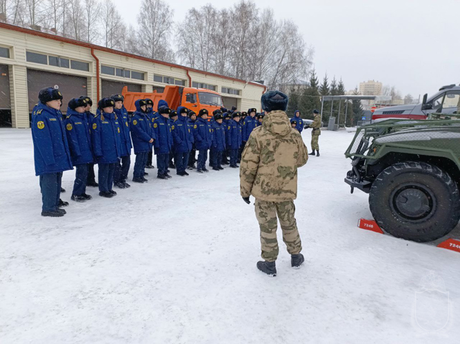 Военный институт посетили кадеты МЧС России