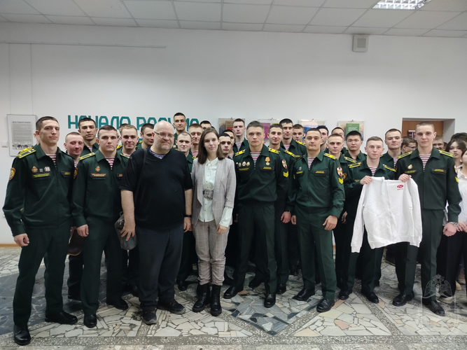 ДЕНЬ КУРСАНТА В ОБЛАСТНОЙ БИБЛИОТЕКЕ
