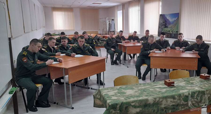В военном институте среди курсантов факультета (сил специального назначения) проведена олимпиада