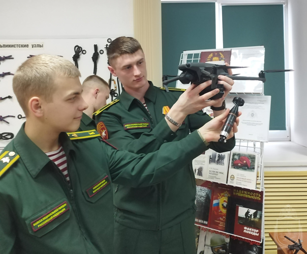 В военном институте проведен круглый стол о деятельности подразделений сил специального назначения