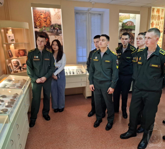Курсанты военного института посетили музей истории и культуры народов Сибири и Дальнего Востока