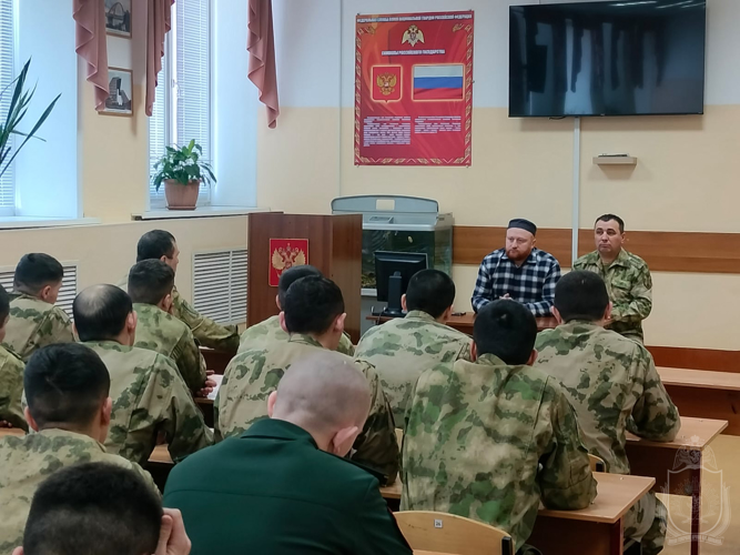 В военном институте прошла встреча личного состава с представителем мусульманского духовенства г. Новосибирска