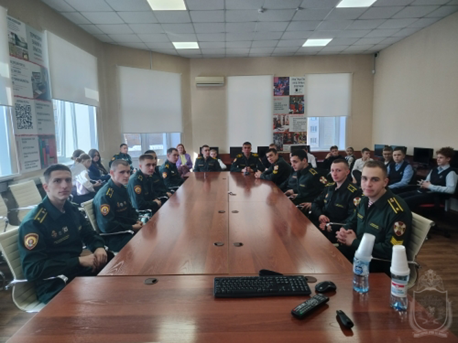 ДЕНЬ КУРСАНТА В ОБЛАСТНОЙ БИБЛИОТЕКЕ