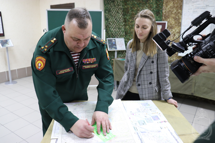 В Новосибирском военном институте собрали уникальную  коллекцию офицерских линеек