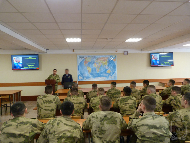 Новосибирский военный институт посетил Герой Российской Федерации