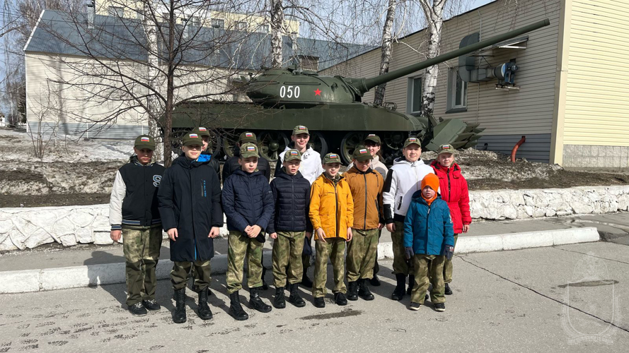 Новосибирский военный институт посетили воспитанники «Гвардейской смены» из Ханты-Мансийского автономного округа