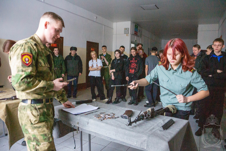В военном институте прошел финал муниципального этапа военно-патриотической игры «Зарница 2.0»