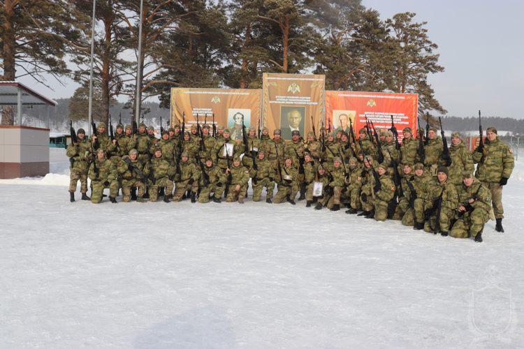 В военном институте прошли соревнования по служебному троеборью