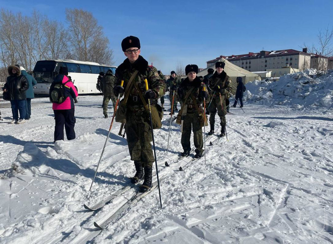 На территории военного института прошли соревнования «Гонка патрулей — 2025»