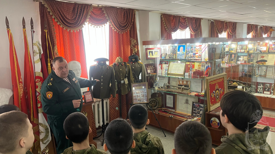 Новосибирский военный институт посетили воспитанники «Гвардейской смены» из Ханты-Мансийского автономного округа
