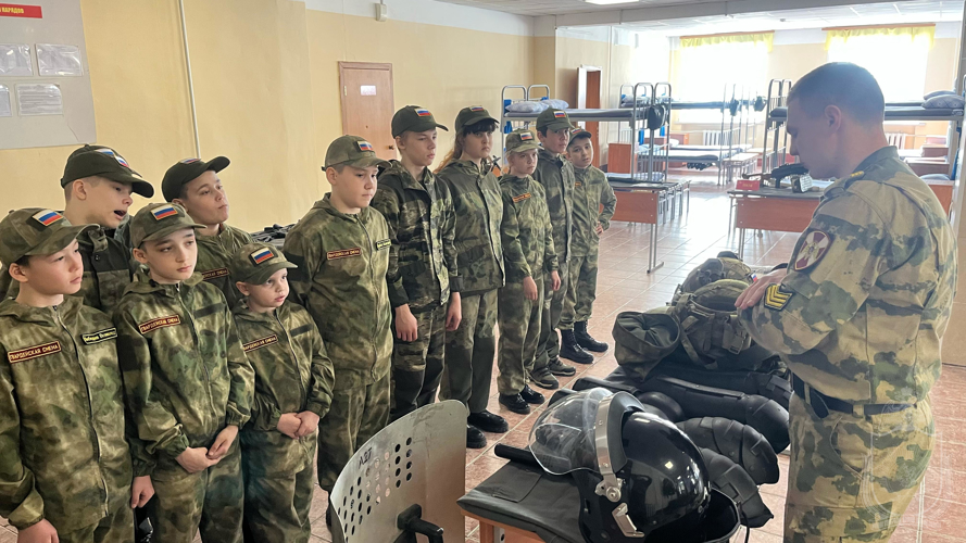 Новосибирский военный институт посетили воспитанники «Гвардейской смены» из Ханты-Мансийского автономного округа