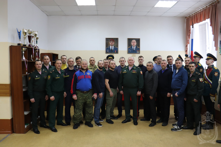 В военном институте увековечили память погибшего выпускника