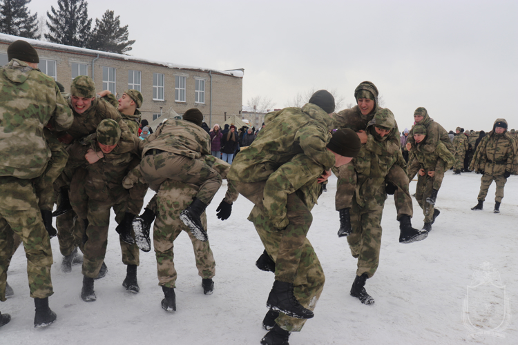 В Новосибирском военном институте проводили зиму
