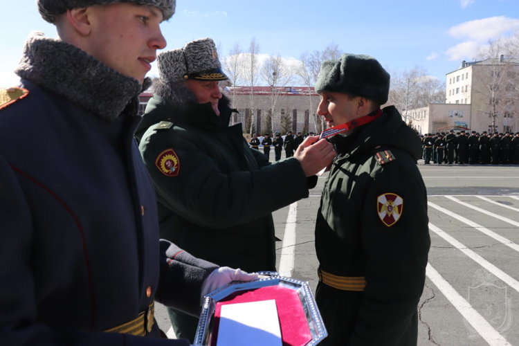  В Новосибирском военном институте  отметили День войск национальной гвардии