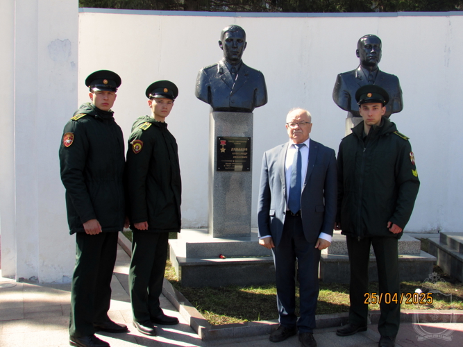 Представители военного института посетили выставку «День инноваций НВВКУ»