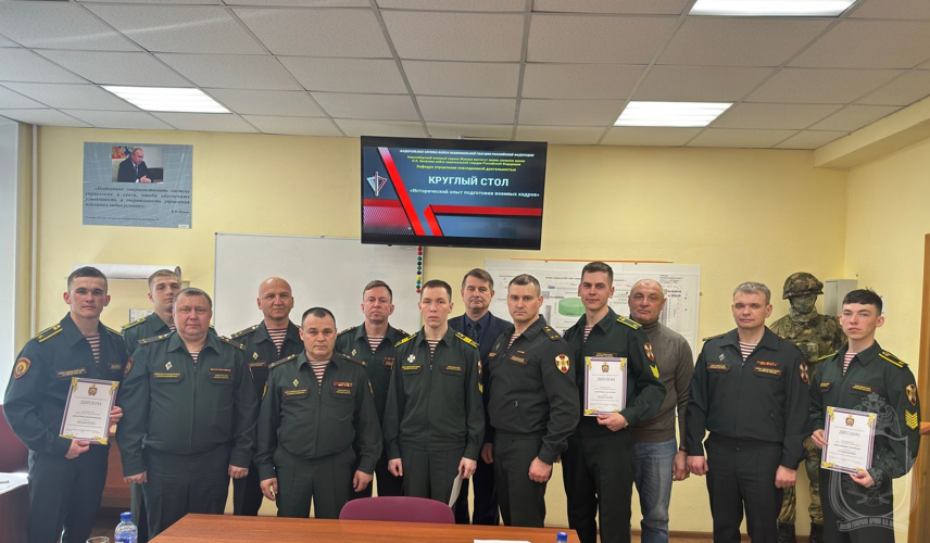 В рамках работы военно-научных кружков на кафедрах проведены научно-представительские мероприятия