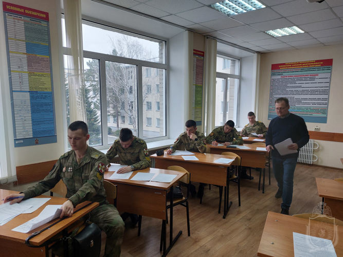 В военном институте среди курсантов проведена комплексная олимпиада