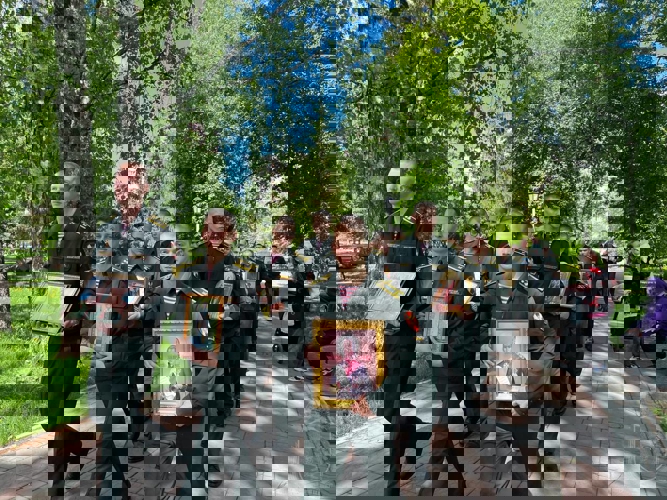 Военнослужащие военного института приняли участие  в общегородском Крестном ходе