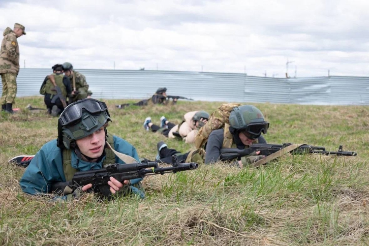 В Новосибирском военном институте прошли финалы «Зарница 2.0»