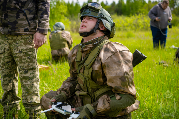 В Новосибирском военном институте прошел региональный финал «Зарницы 2.0»