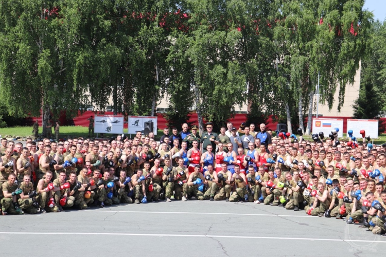В Новосибирском военном институте провели мастер-класс по боксу