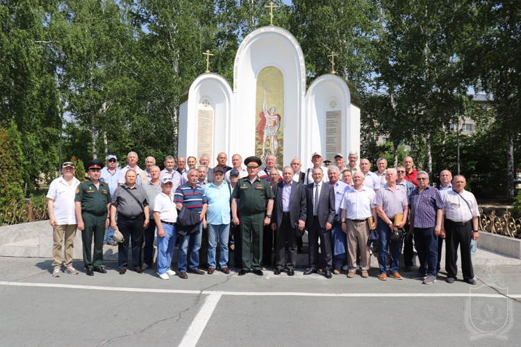 В военном институте прошла встреча выпускников 1980 года