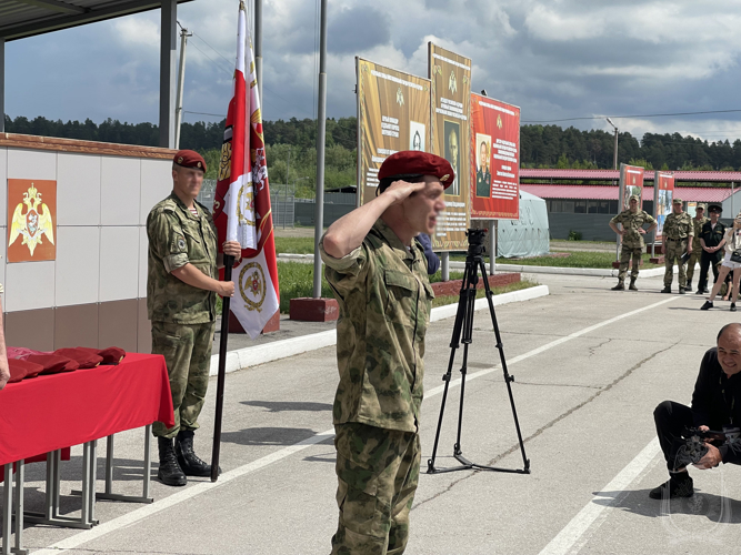 В учебном центре Новосибирского военного института прошли испытания на право ношения крапового берета